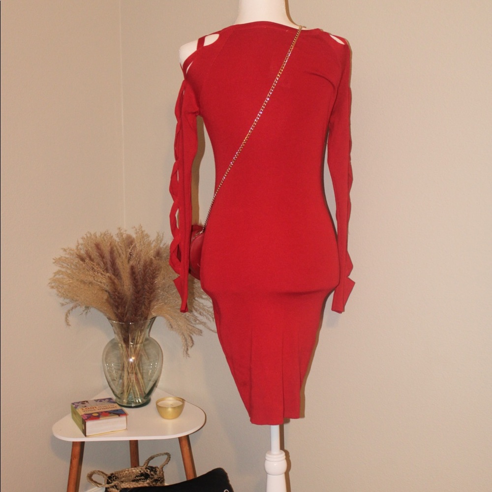 Crisscross Sleeve Red Bodycon Dress - Picture 2 of 4